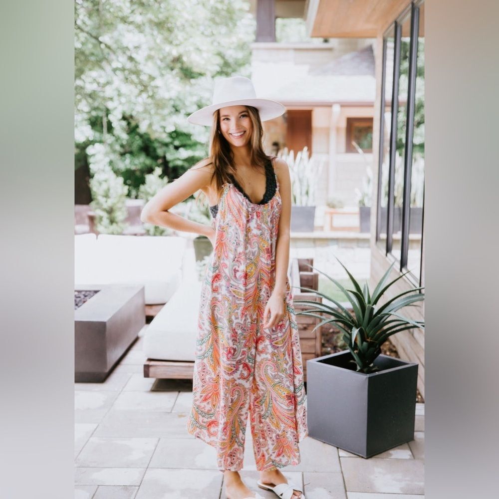 eesome Paisley Print Spaghetti Strap Wide Leg Boho Jumpsuit Medium